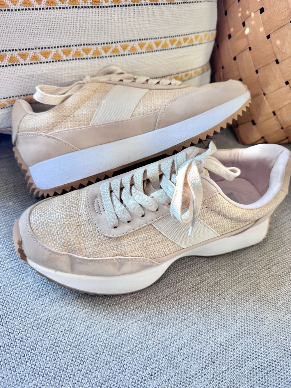 DOLCE VITA RAFFIA NEUTRAL COLORED SNEAKERS 7.5